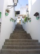 Calle de estilo Arabe. Benamocarra, Málaga